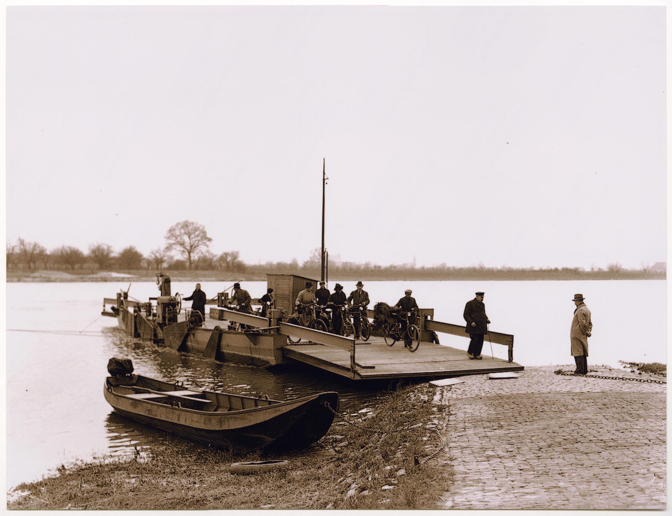 Well. De pont komt aan, 31 maart 1937